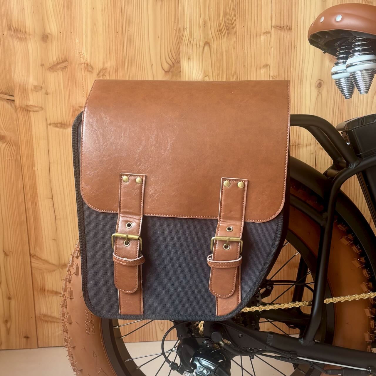 Sacoches cuir végan — Marron (la paire)