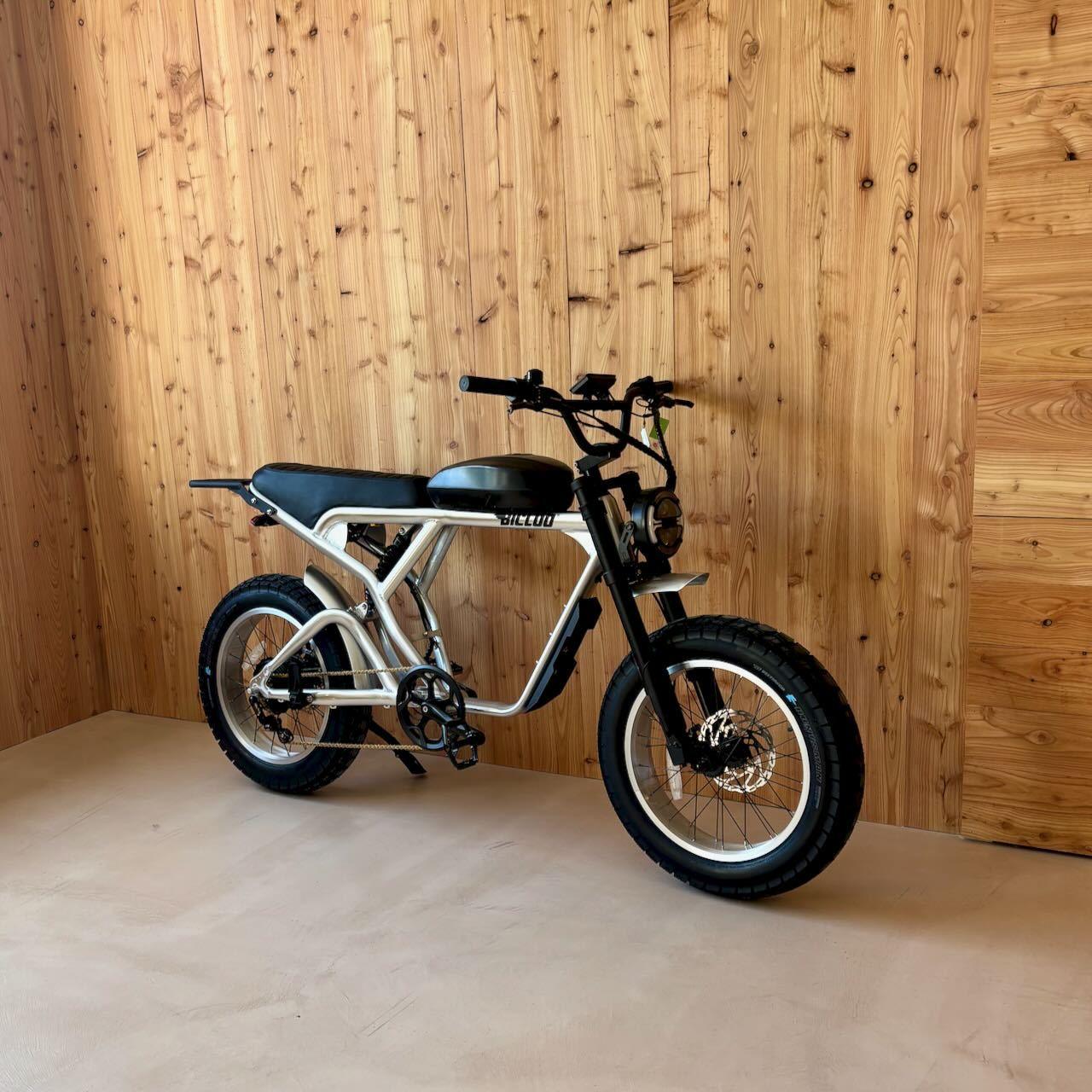 MODEL B52®