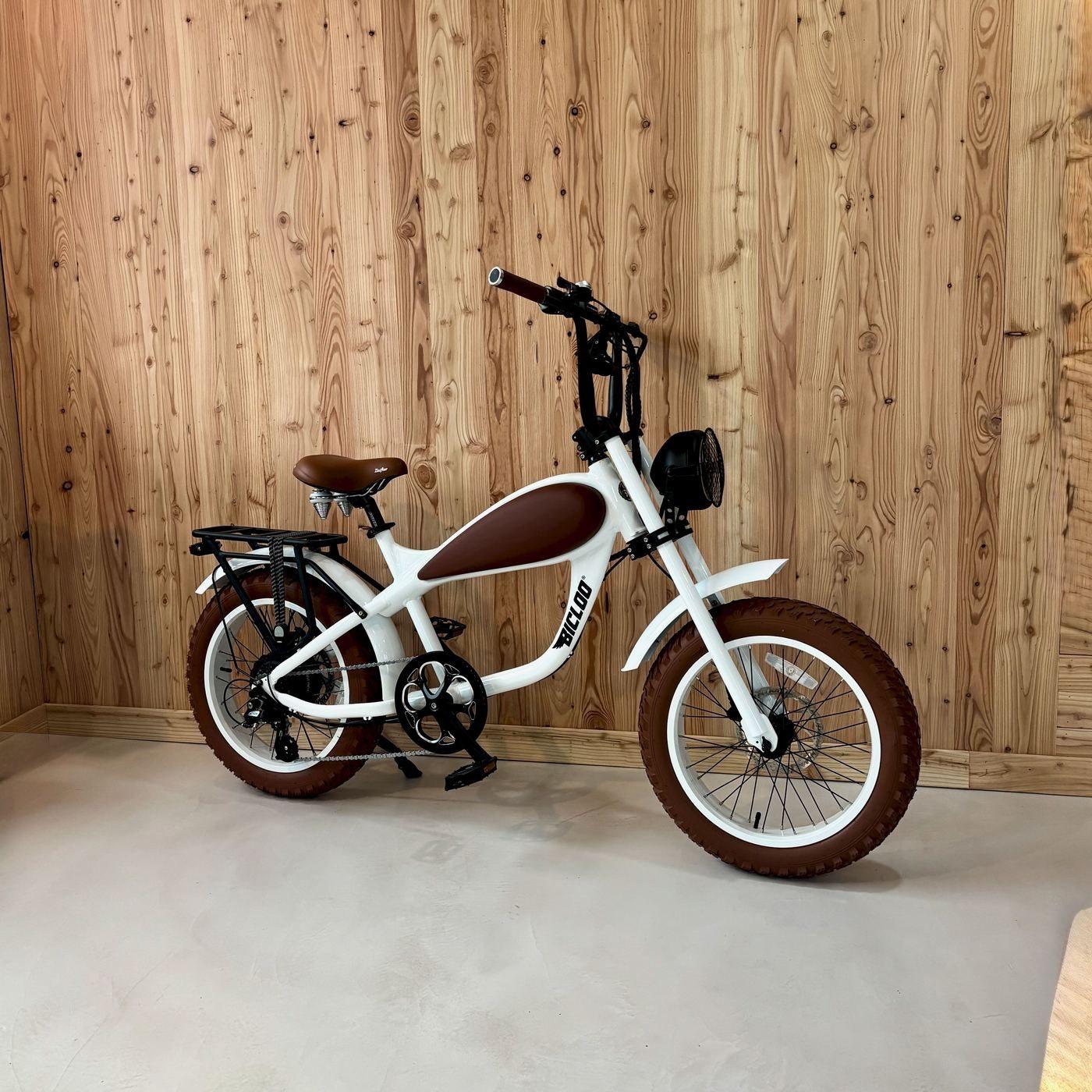 L'EAGLE® en Blanc & Marron.